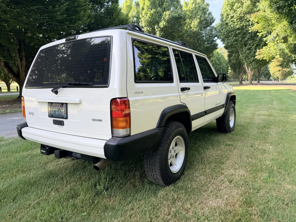 2001 Jeep XJ Cherokee - Image 12 of 31