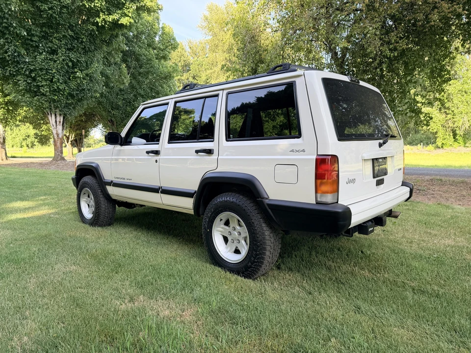 2001 Jeep XJ Cherokee - Image 16 of 31