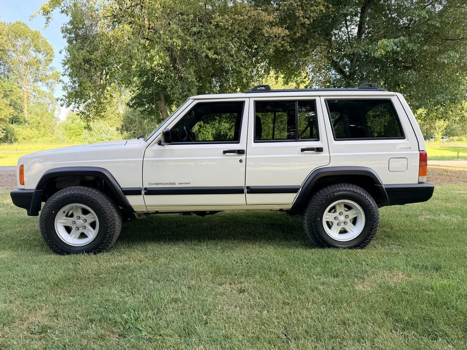 2001 Jeep XJ Cherokee - Image 18 of 31