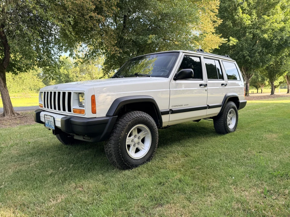 2001 Jeep XJ Cherokee - Image 2 of 31