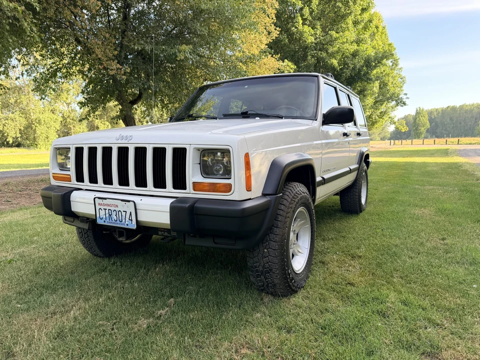 2001 Jeep XJ Cherokee - Image 3 of 31