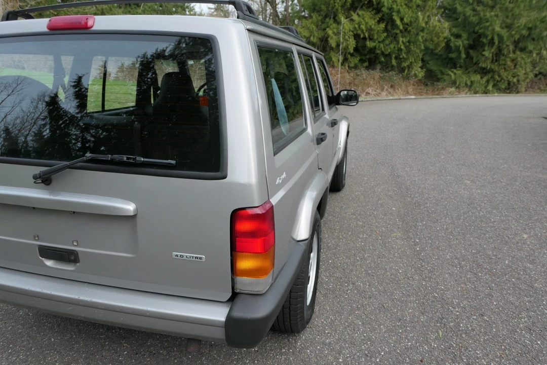 2001 Jeep XJ Cherokee - Image 30 of 31