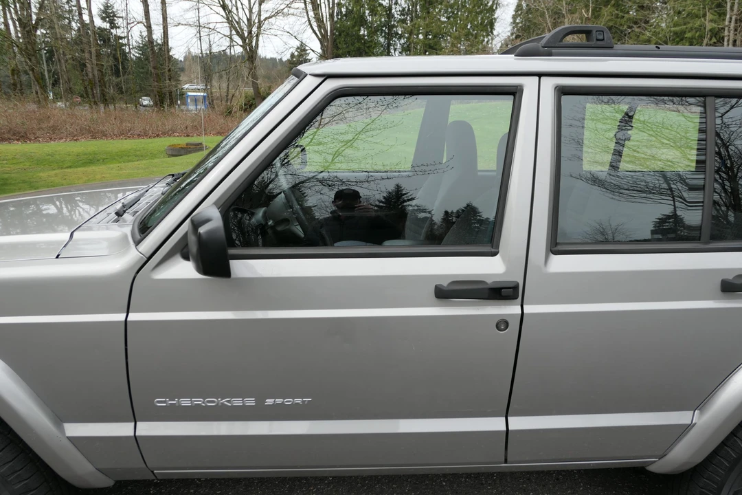 2001 Jeep XJ Cherokee - Image 25 of 31