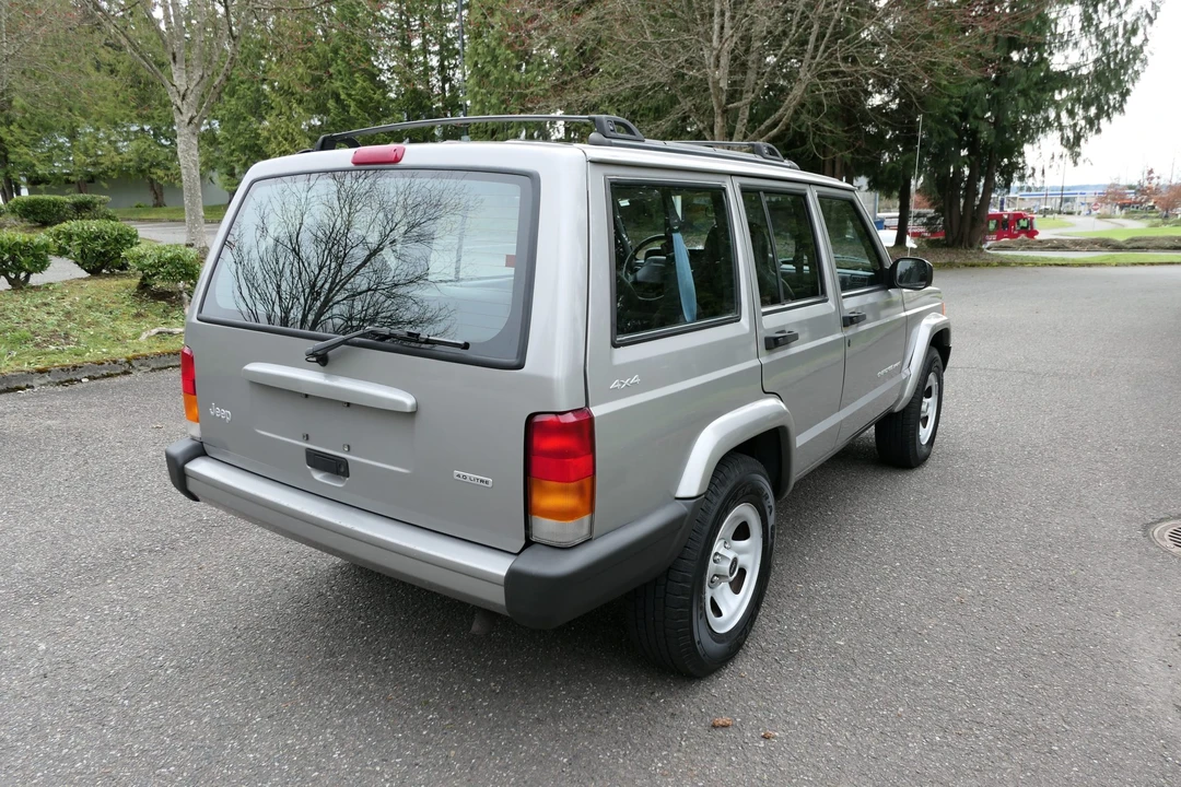 2001 Jeep XJ Cherokee - Image 9 of 31