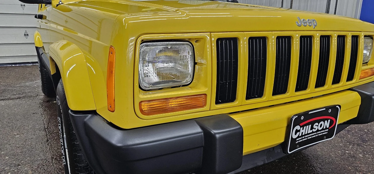 2001 Jeep XJ Cherokee - Image 10 of 31