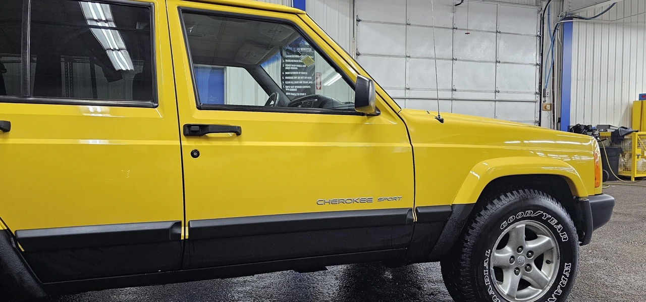 2001 Jeep XJ Cherokee - Image 22 of 31