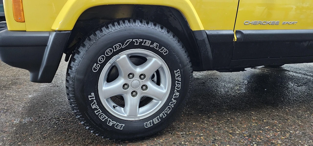 2001 Jeep XJ Cherokee - Image 26 of 31