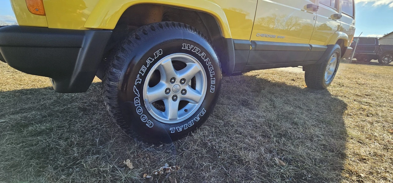 2001 Jeep XJ Cherokee - Image 30 of 31