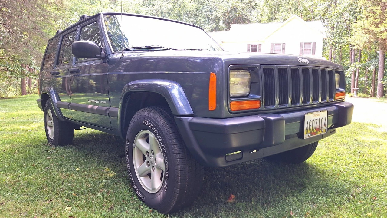 2001 Jeep XJ Cherokee - Image 2 of 31