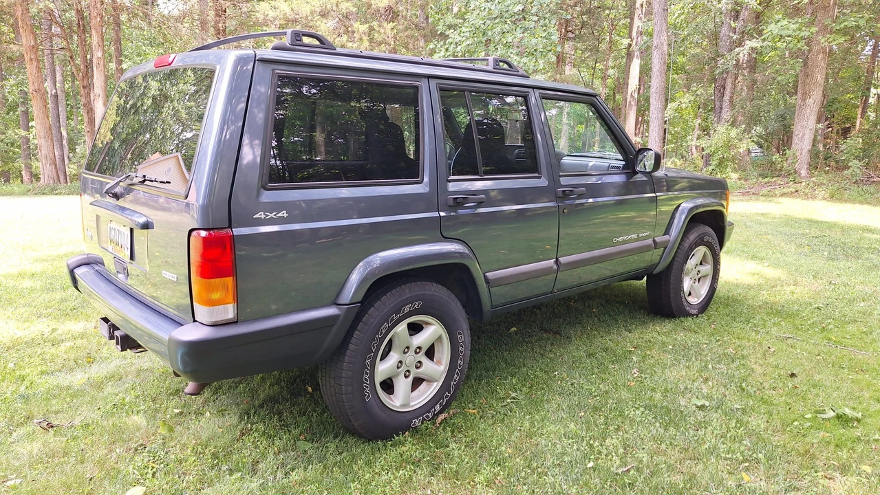 2001 Jeep XJ Cherokee - Image 14 of 31