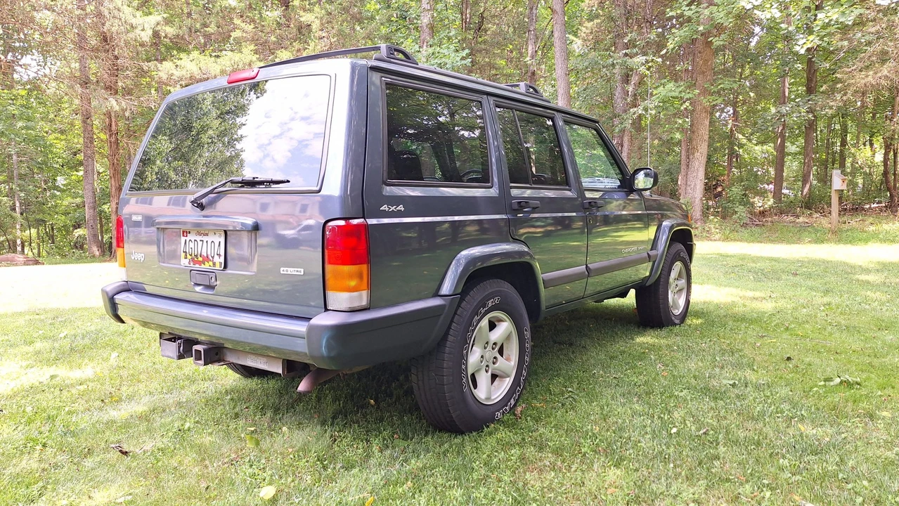 2001 Jeep XJ Cherokee - Image 12 of 31