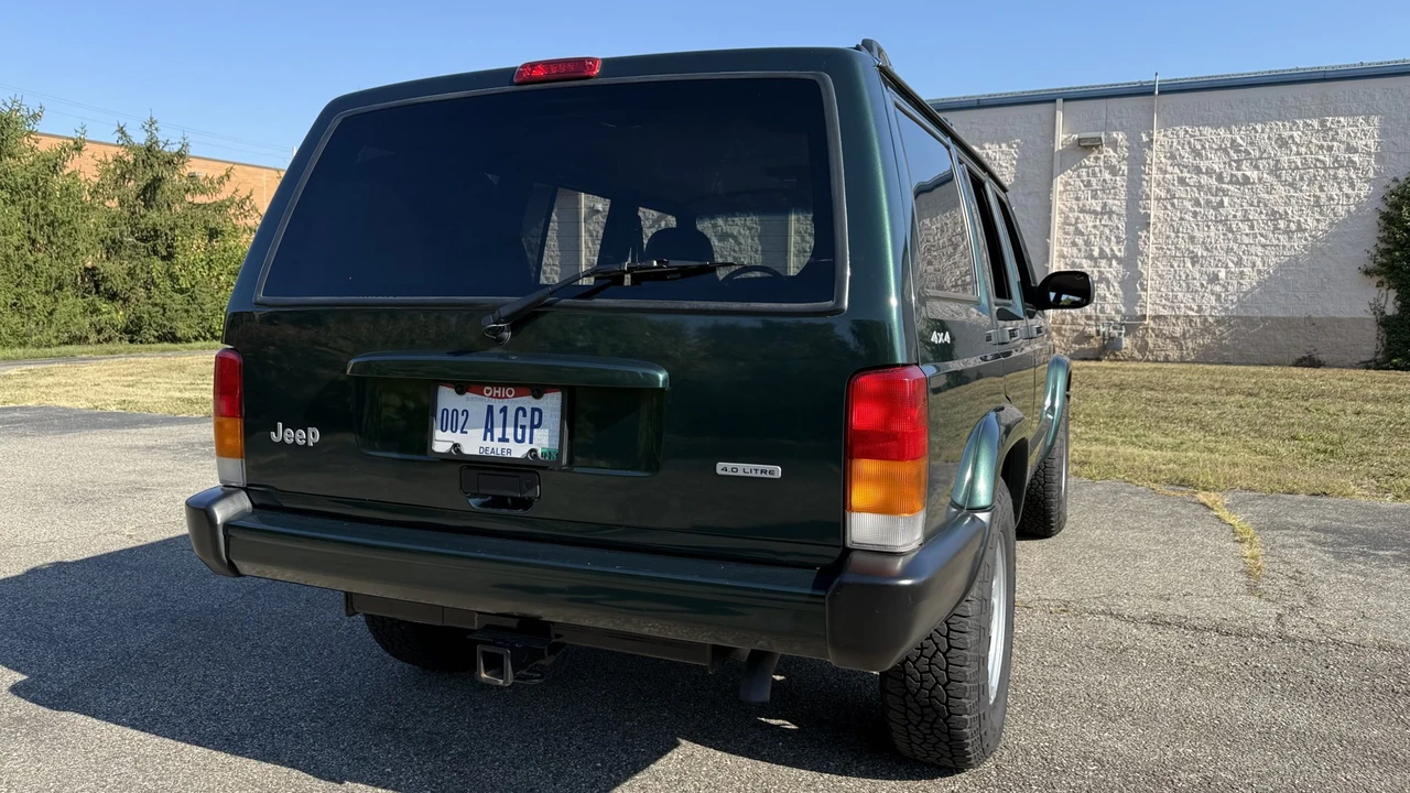 2001 Jeep XJ Cherokee - Image 20 of 31