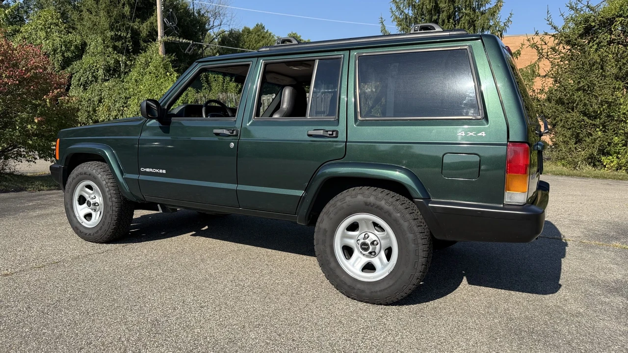 2001 Jeep XJ Cherokee - Image 28 of 31