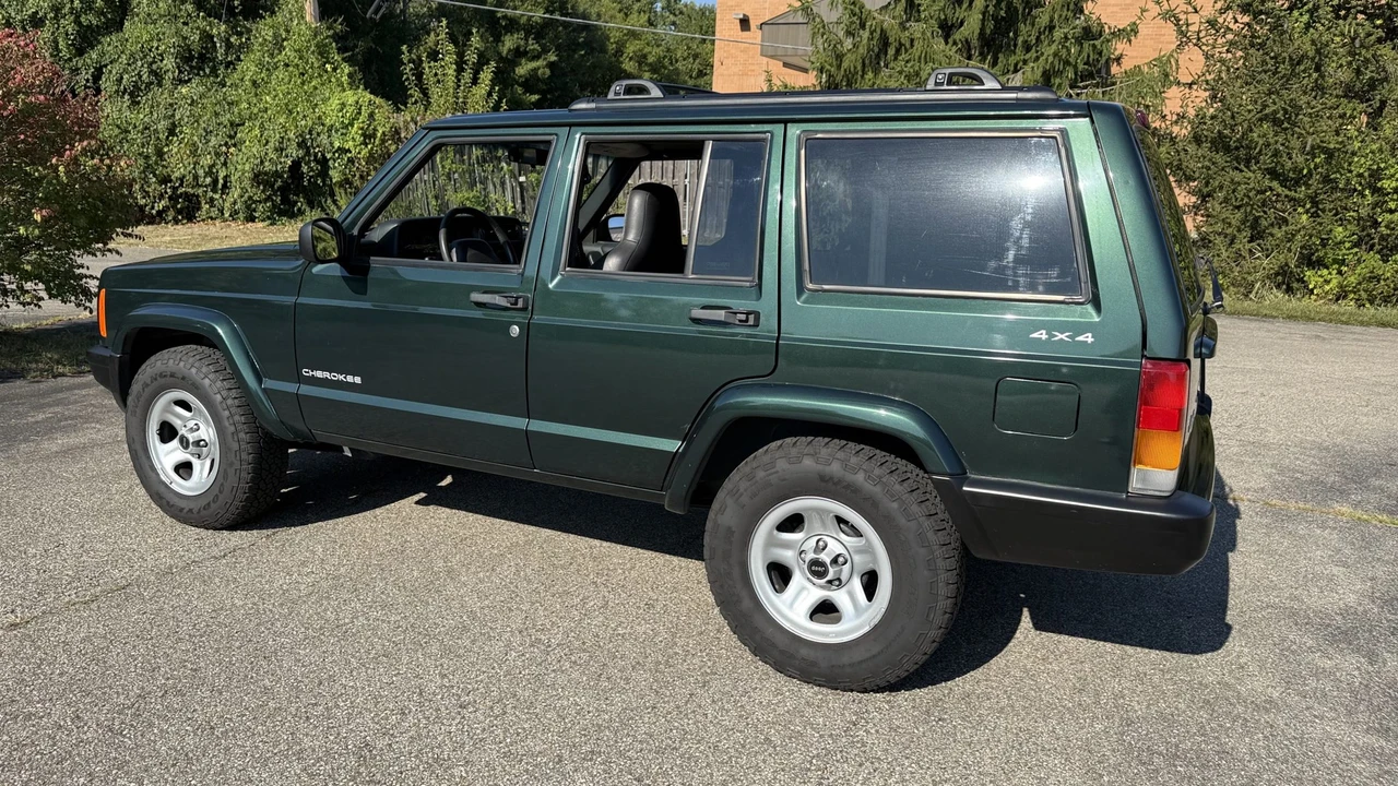 2001 Jeep XJ Cherokee - Image 29 of 31