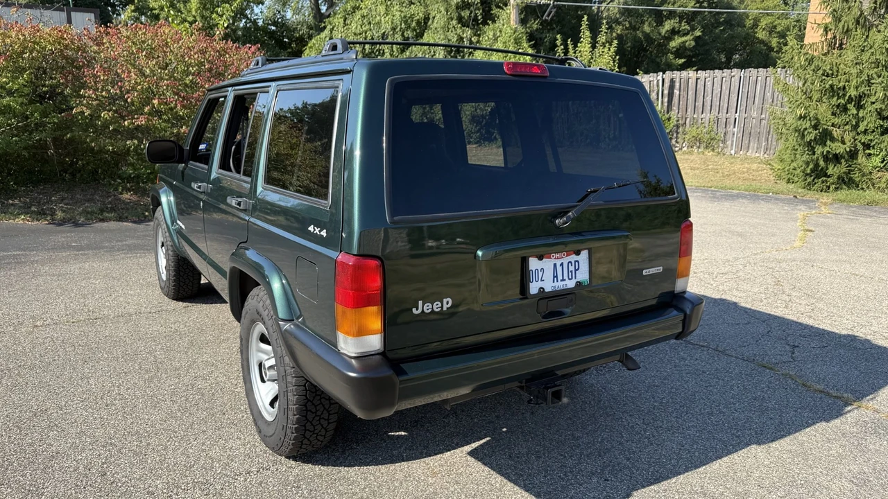 2001 Jeep XJ Cherokee - Image 25 of 31