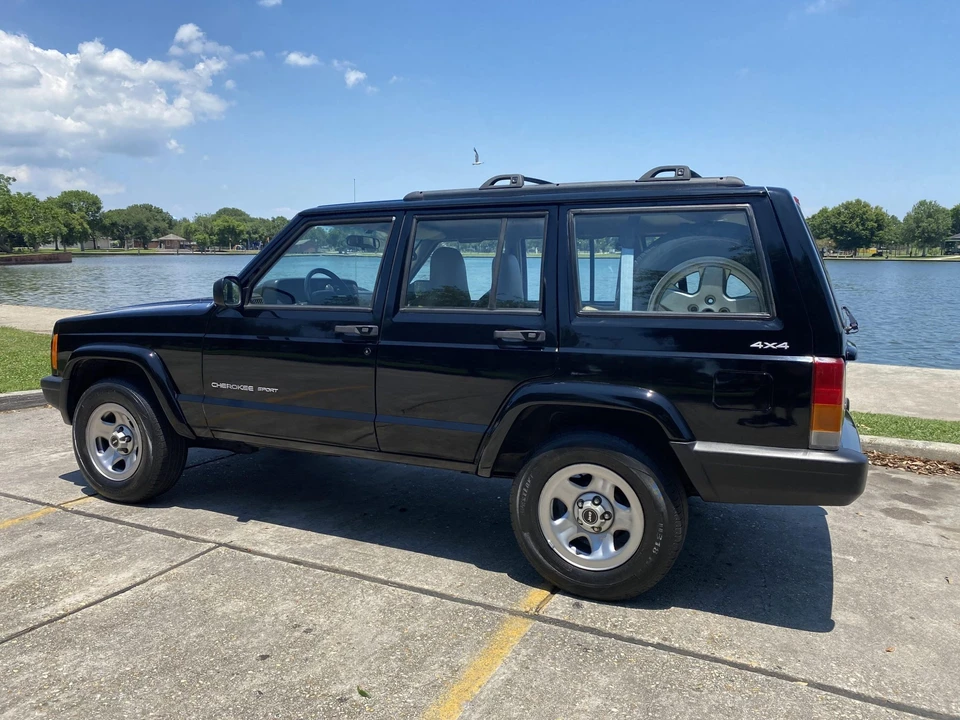 2001 Jeep XJ Cherokee - Image 9 of 31