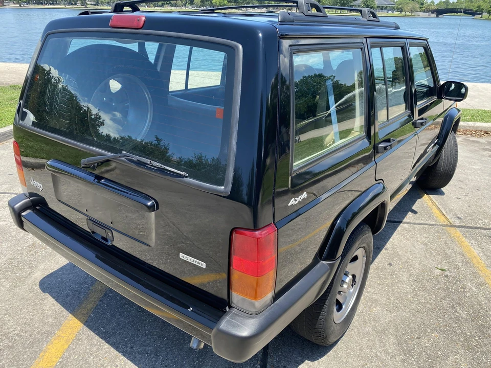 2001 Jeep XJ Cherokee - Image 18 of 31
