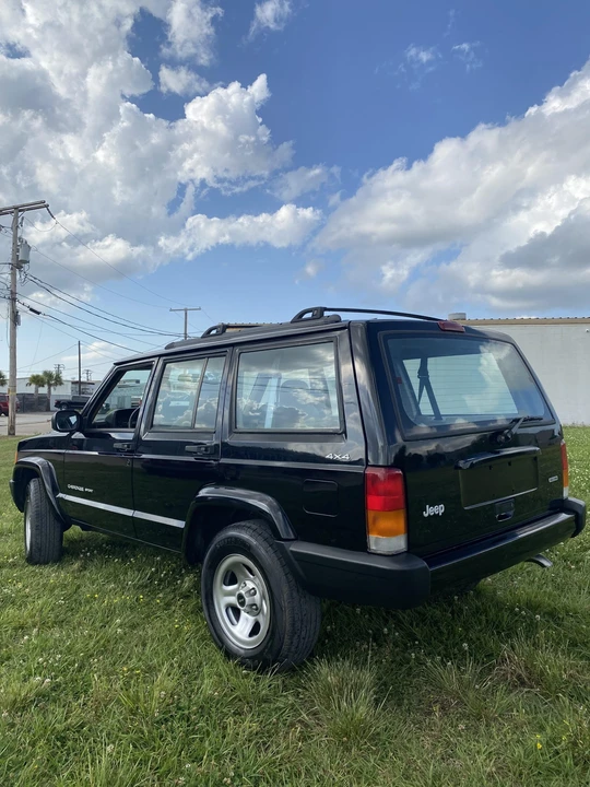 2001 Jeep XJ Cherokee - Image 10 of 31