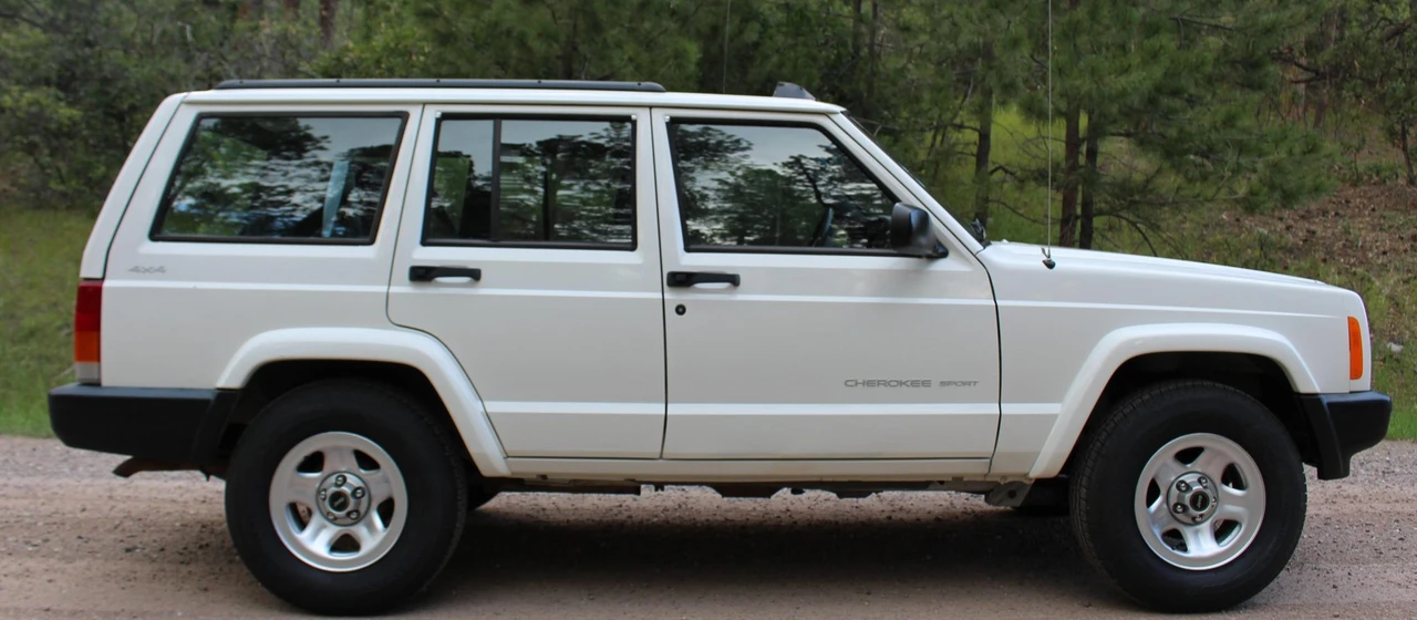 2001 Jeep XJ Cherokee - Image 10 of 31