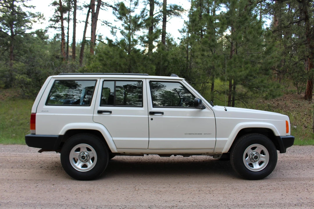 2001 Jeep XJ Cherokee - Image 9 of 31