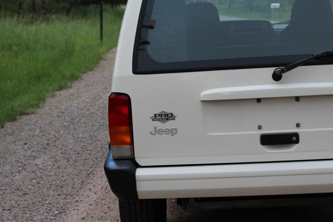 2001 Jeep XJ Cherokee - Image 30 of 31