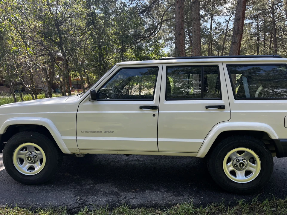 2001 Jeep XJ Cherokee - Image 17 of 31