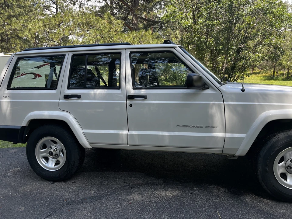 2001 Jeep XJ Cherokee - Image 24 of 31