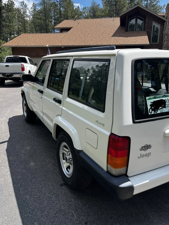 2001 Jeep XJ Cherokee - Image 19 of 31