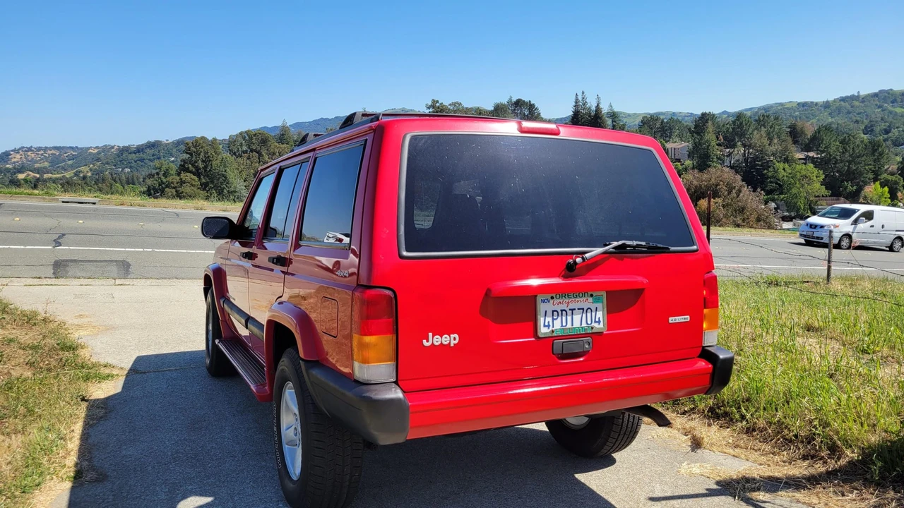 2001 Jeep XJ Cherokee - Image 7 of 31