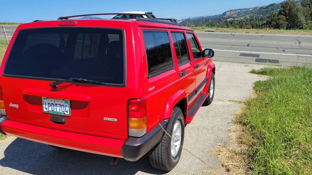 2001 Jeep XJ Cherokee - Image 10 of 31