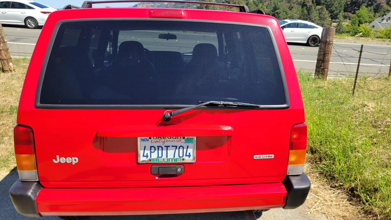 2001 Jeep XJ Cherokee - Image 23 of 31