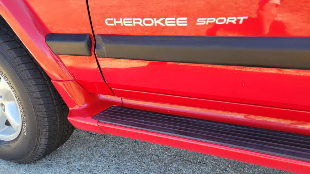 2001 Jeep XJ Cherokee - Image 19 of 31