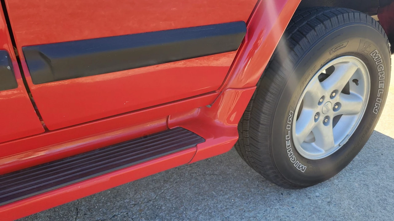 2001 Jeep XJ Cherokee - Image 22 of 31