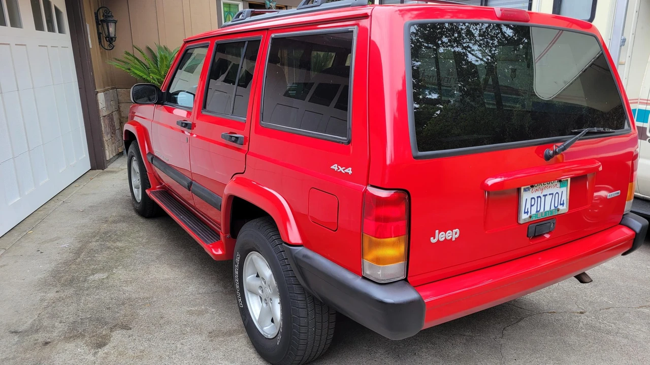 2001 Jeep XJ Cherokee - Image 8 of 31