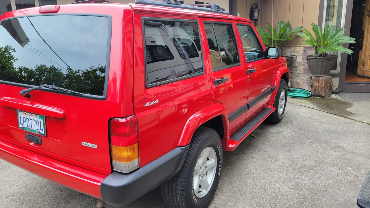 2001 Jeep XJ Cherokee - Image 9 of 31
