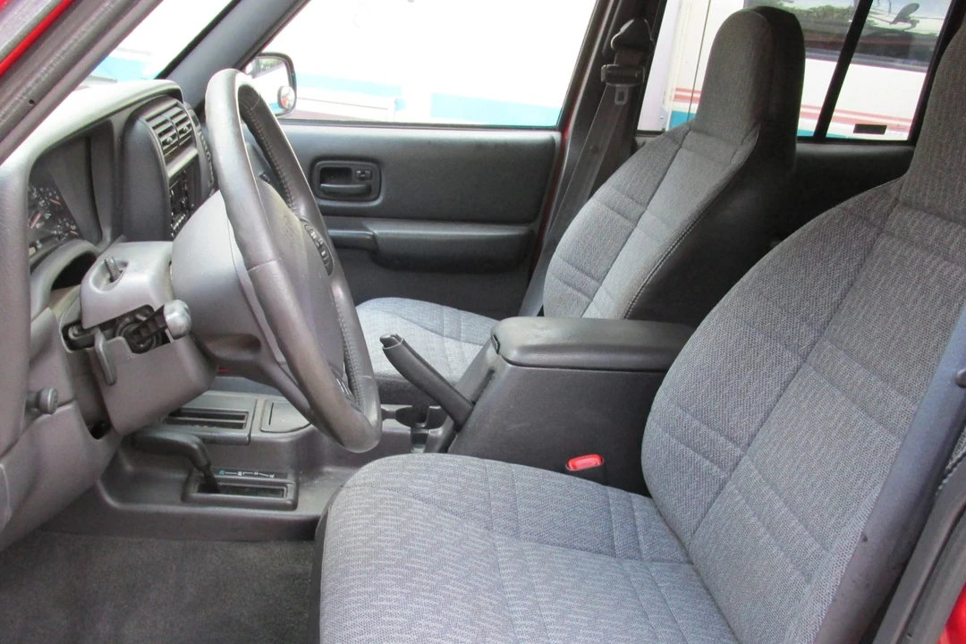 2001 Jeep XJ Cherokee - Image 31 of 31