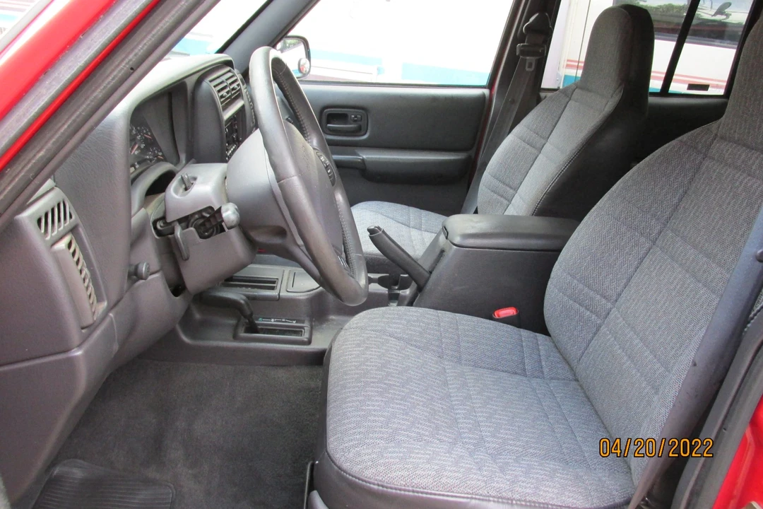 2001 Jeep XJ Cherokee - Image 30 of 31