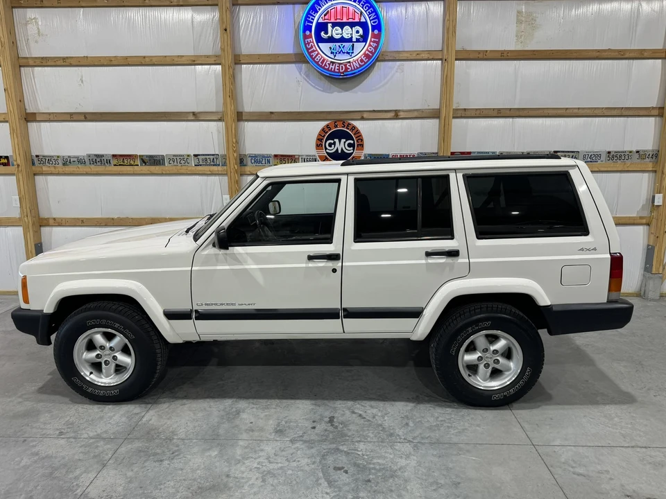 2001 Jeep XJ Cherokee - Image 18 of 31