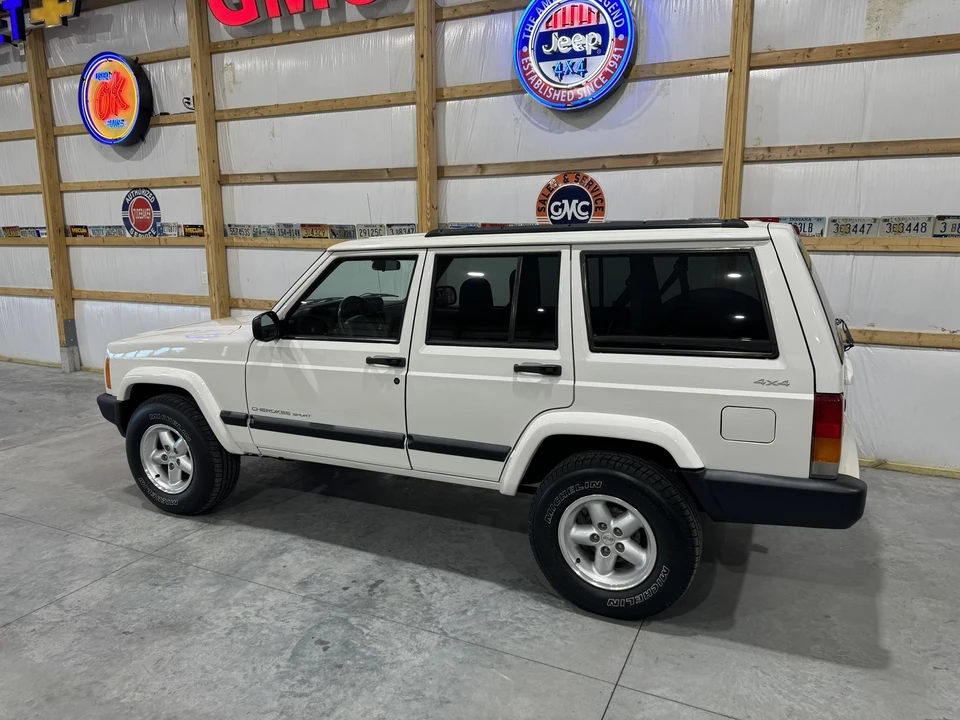 2001 Jeep XJ Cherokee - Image 22 of 31