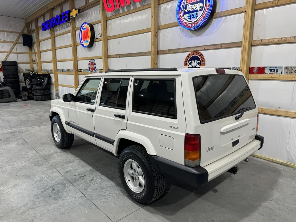 2001 Jeep XJ Cherokee - Image 23 of 31