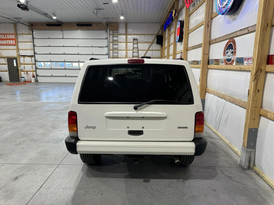 2001 Jeep XJ Cherokee - Image 26 of 31