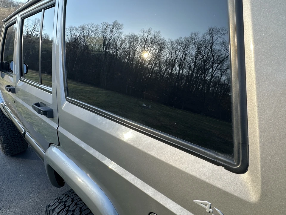 2001 Jeep XJ Cherokee - Image 22 of 31