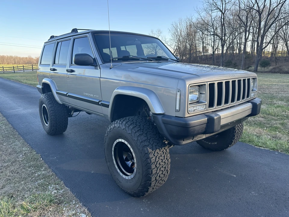 2001 Jeep XJ Cherokee - Image 9 of 31