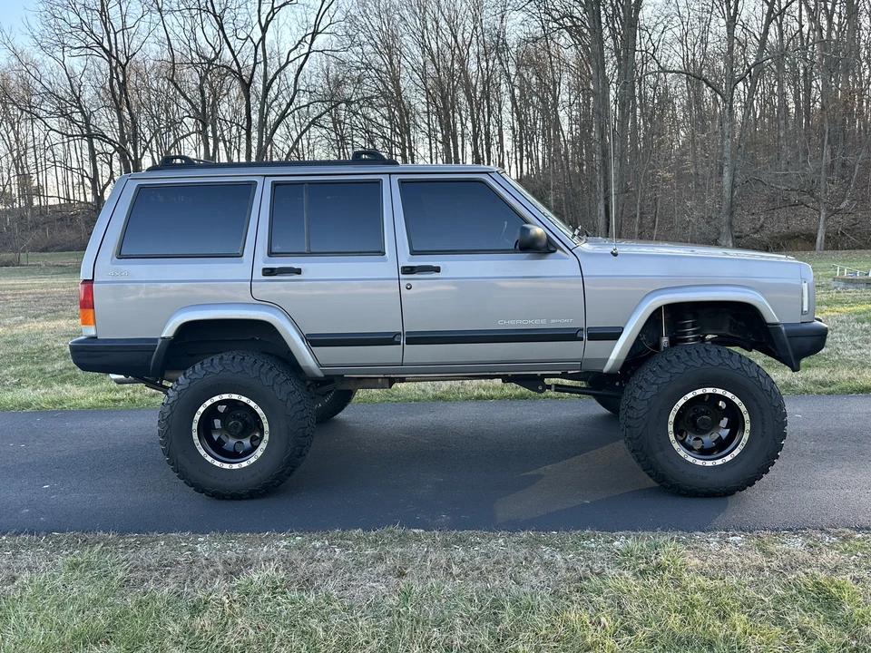 2001 Jeep XJ Cherokee - Image 11 of 31