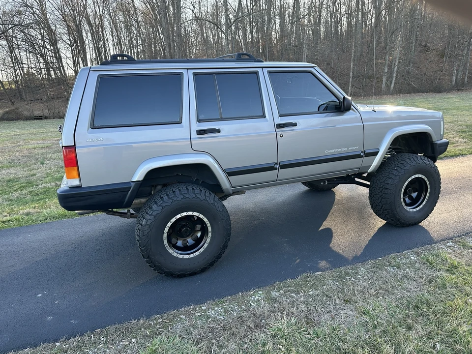 2001 Jeep XJ Cherokee - Image 12 of 31