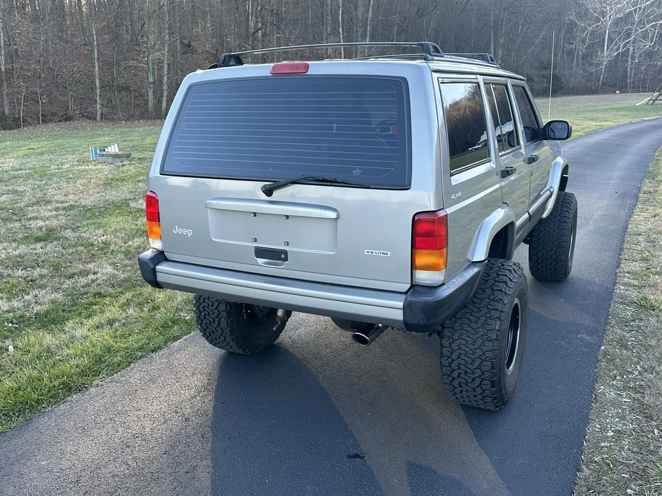 2001 Jeep XJ Cherokee - Image 15 of 31