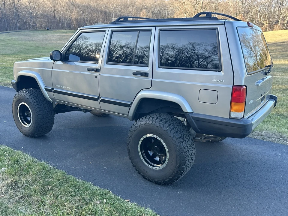 2001 Jeep XJ Cherokee - Image 19 of 31