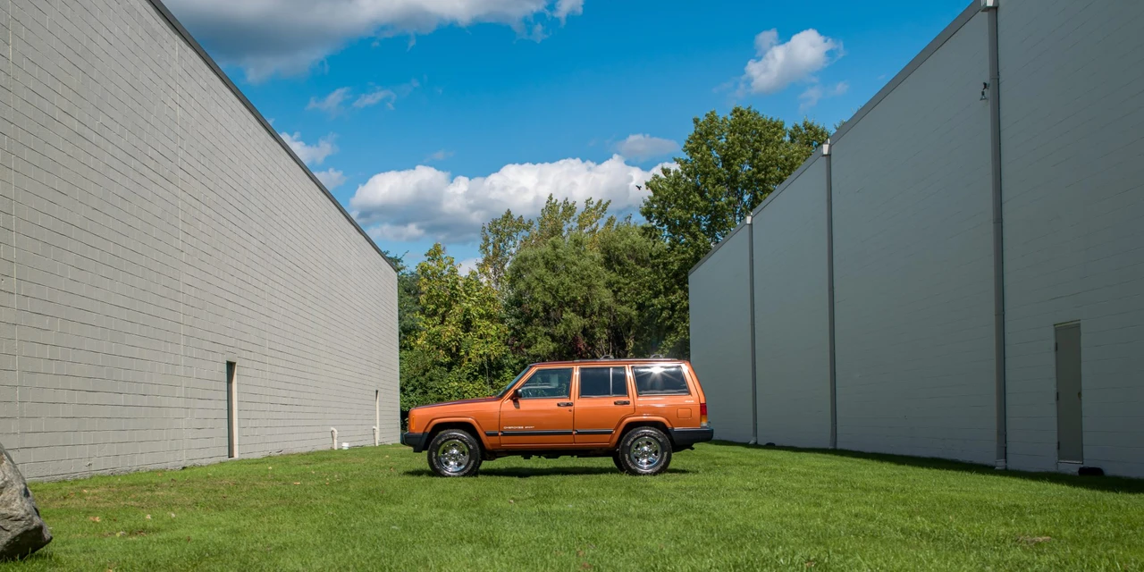 2001 Jeep XJ Cherokee - Image 8 of 31