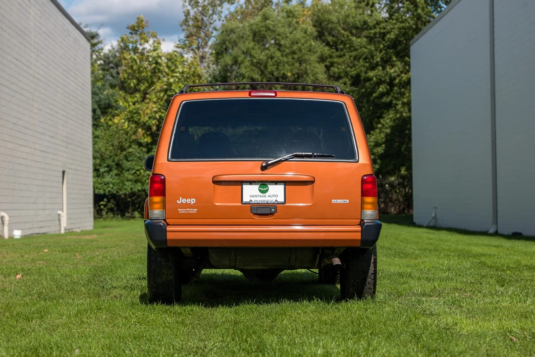 2001 Jeep XJ Cherokee - Image 17 of 31