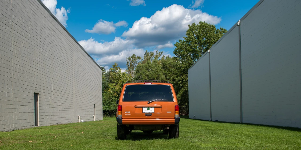 2001 Jeep XJ Cherokee - Image 16 of 31